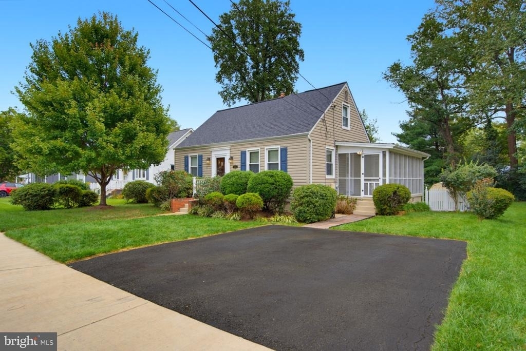 4021 Maple Street - Photo 2