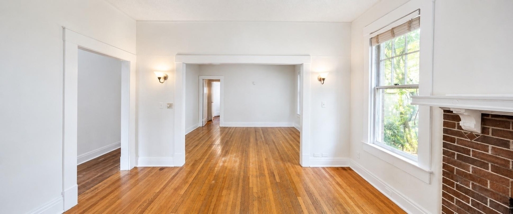 1101 W 22 1/2 St - Photo 1