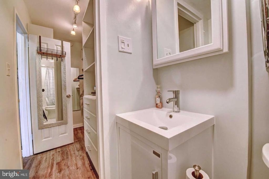 801 N Pitt St - Photo 12