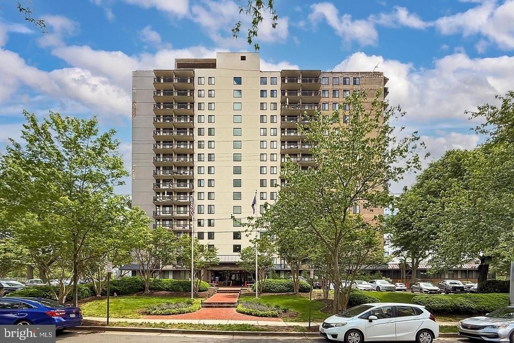 801 N Pitt St - Photo 0