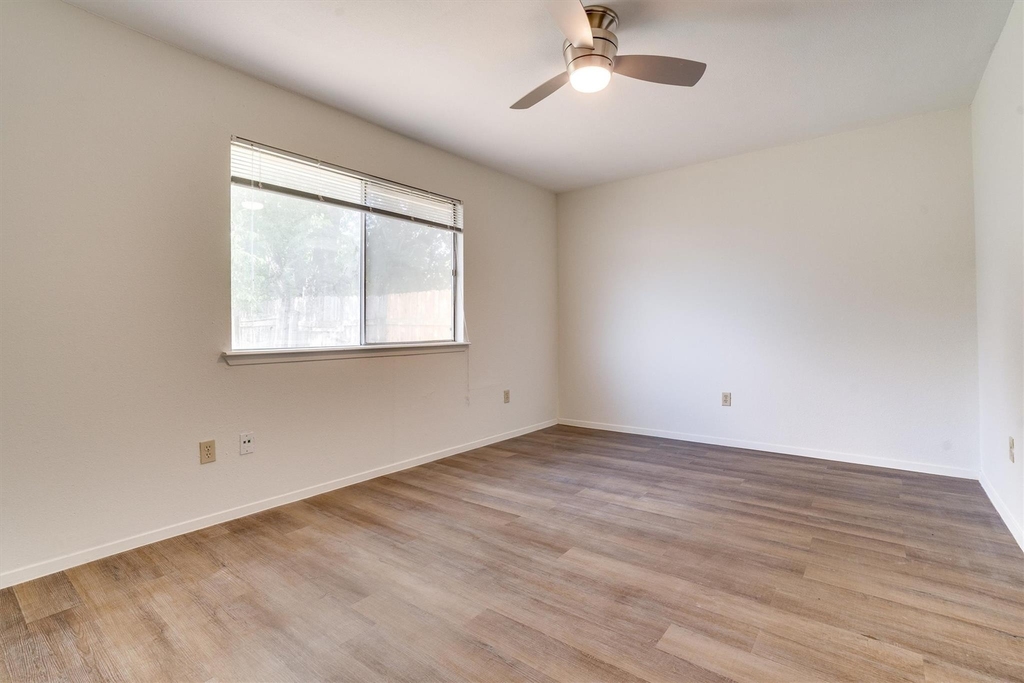601 Misty Morning Way - Photo 11