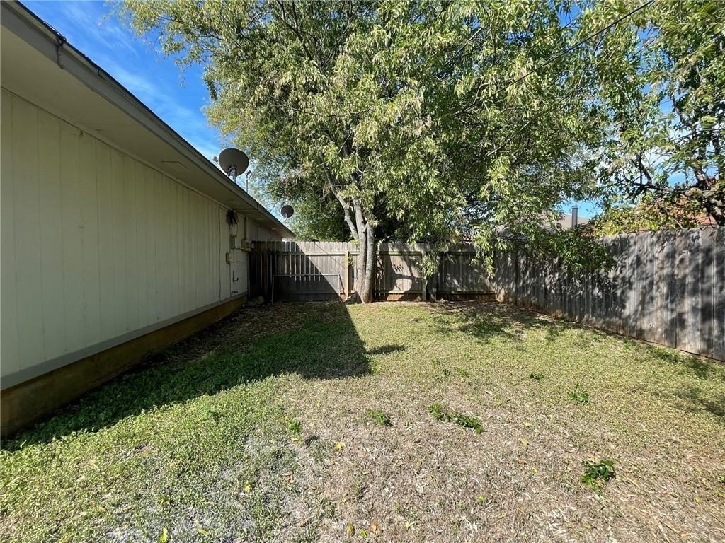 606 Country Aire Dr - Photo 14