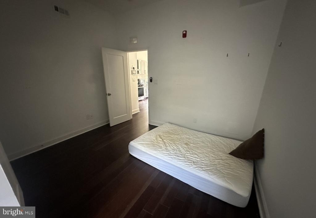1635 W Girard Avenue - Photo 2