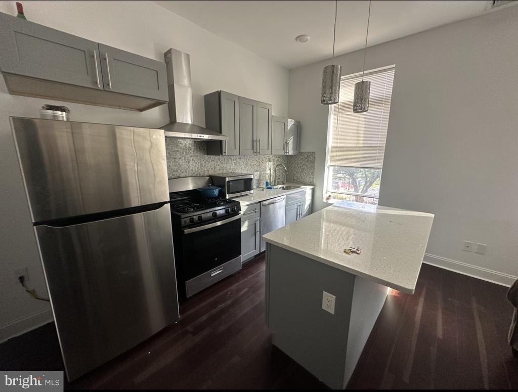 1635 W Girard Avenue - Photo 0