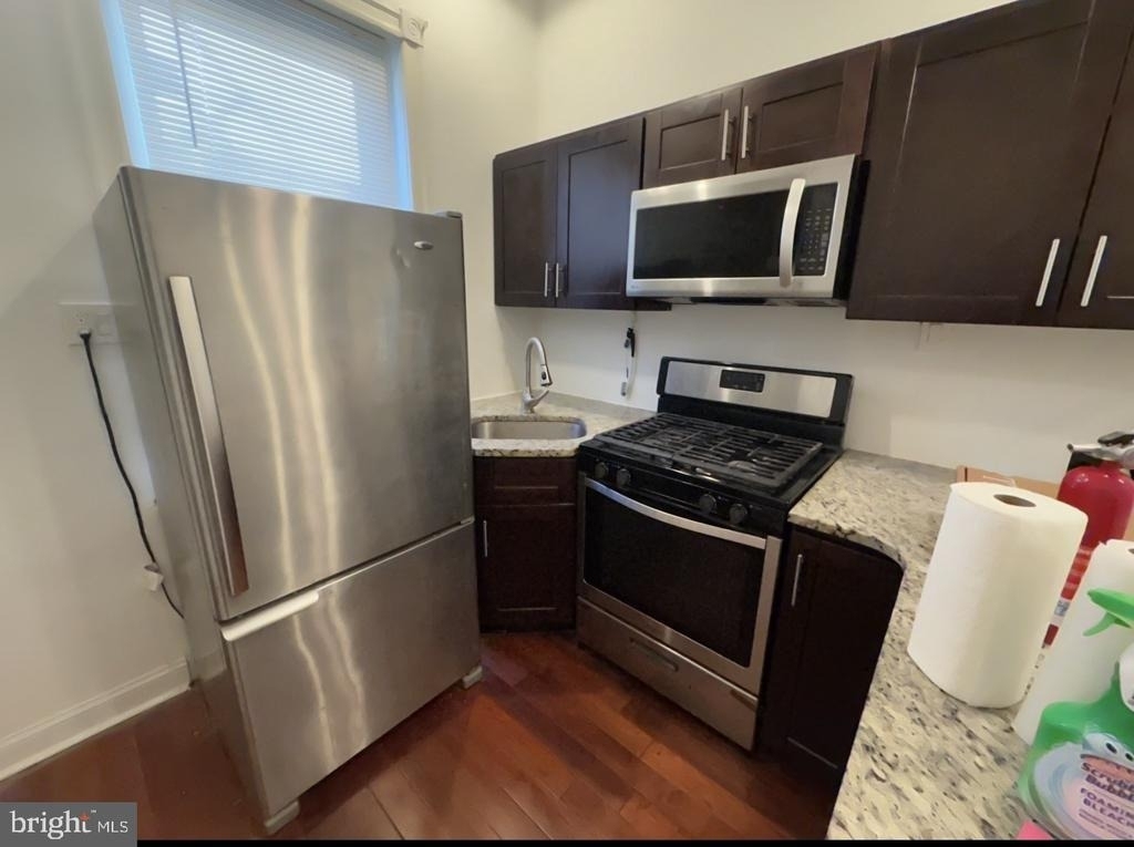 1633 W Girard Avenue - Photo 1