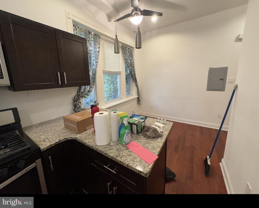 1633 W Girard Avenue - Photo 2