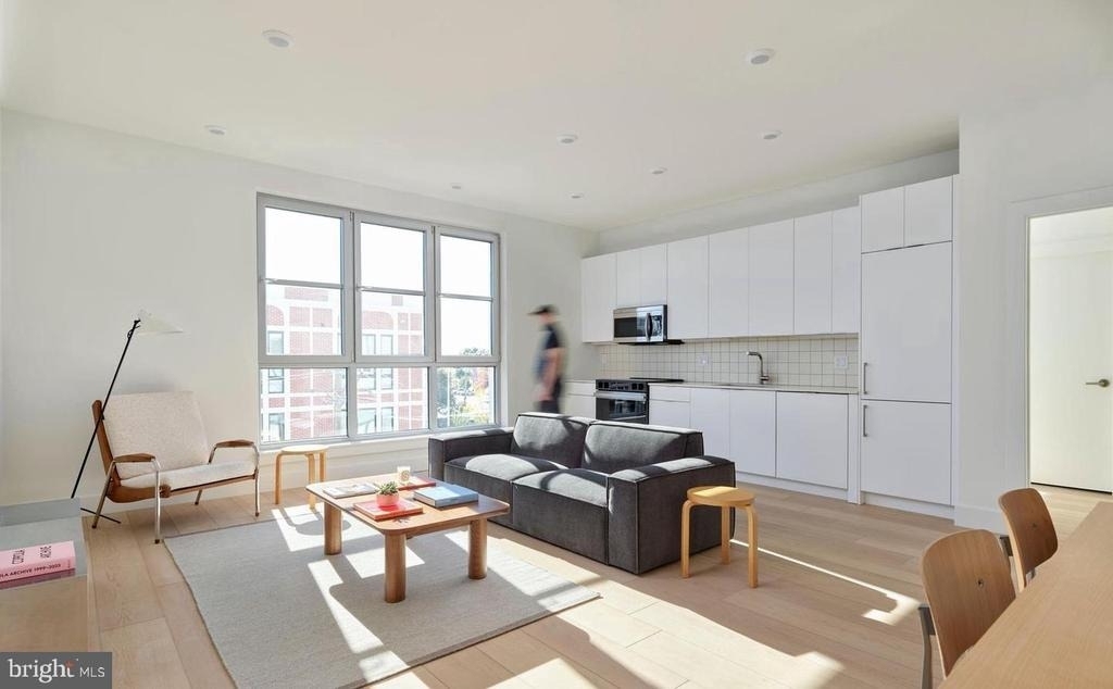 2406 Frankford Avenue - Photo 2