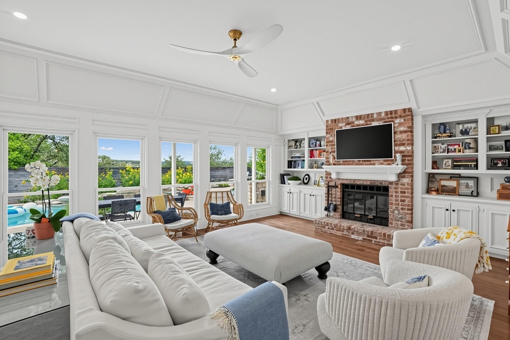 1908 Winter Park Rd - Photo 2