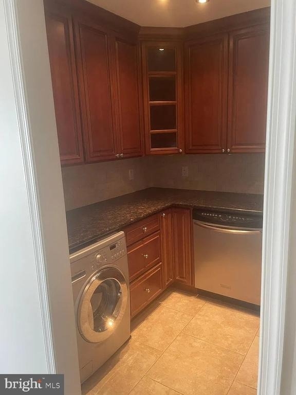 1219 South Street - Photo 3