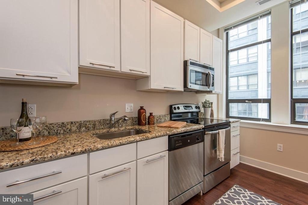 1501 Locust Street - Photo 7