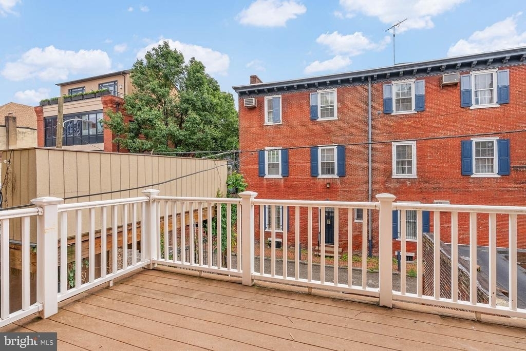 1536 Pine Street - Photo 9