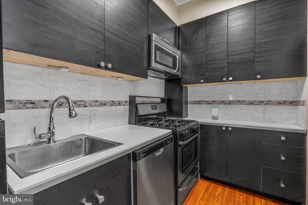 1536 Pine Street - Photo 4