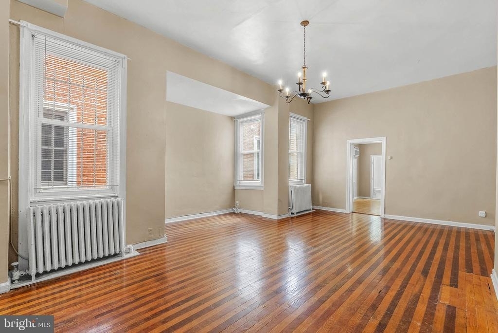1536 Pine Street - Photo 1