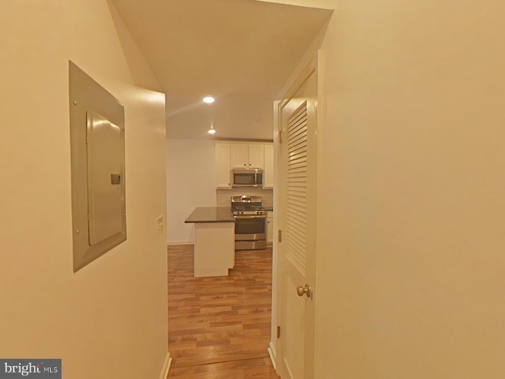 5261 Ridge Avenue - Photo 6