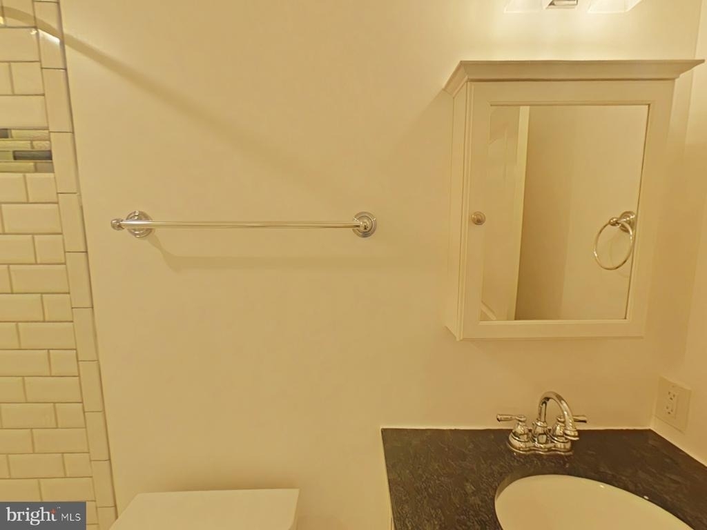 5261 Ridge Avenue - Photo 5