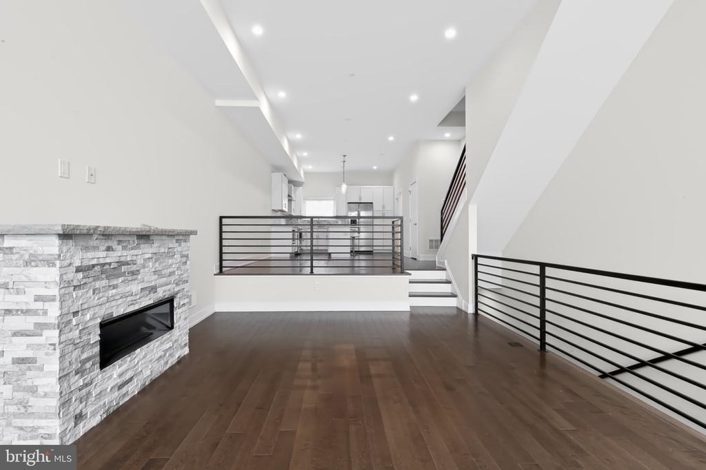 2527 Graduate Square - Photo 13