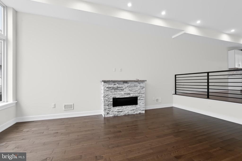 2527 Graduate Square - Photo 10