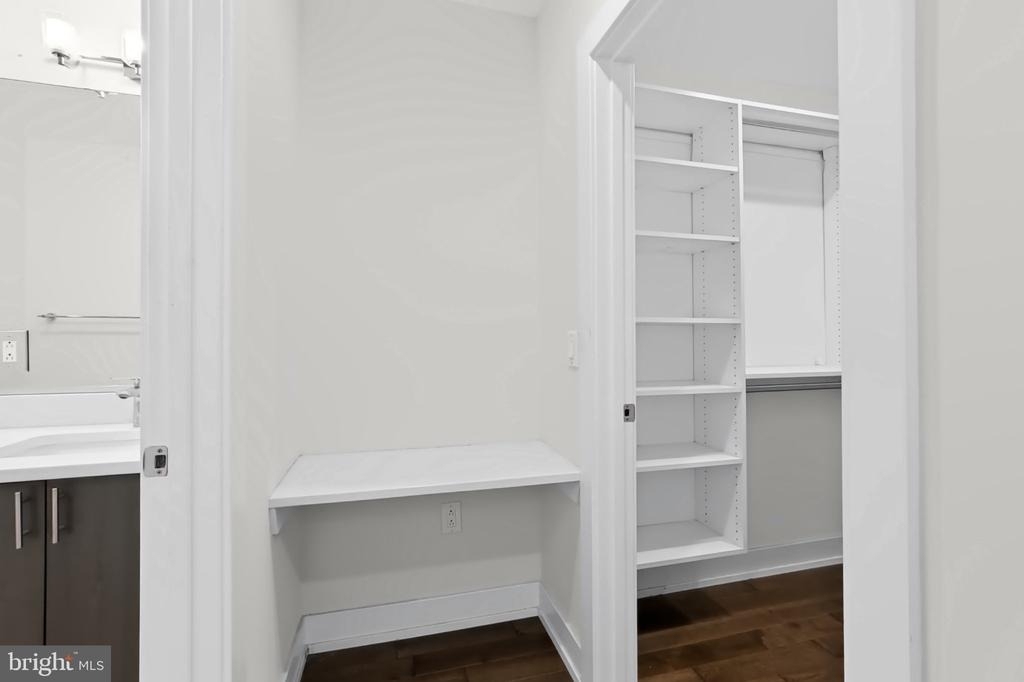 2527 Graduate Square - Photo 31