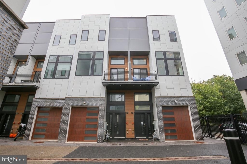 2527 Graduate Square - Photo 43