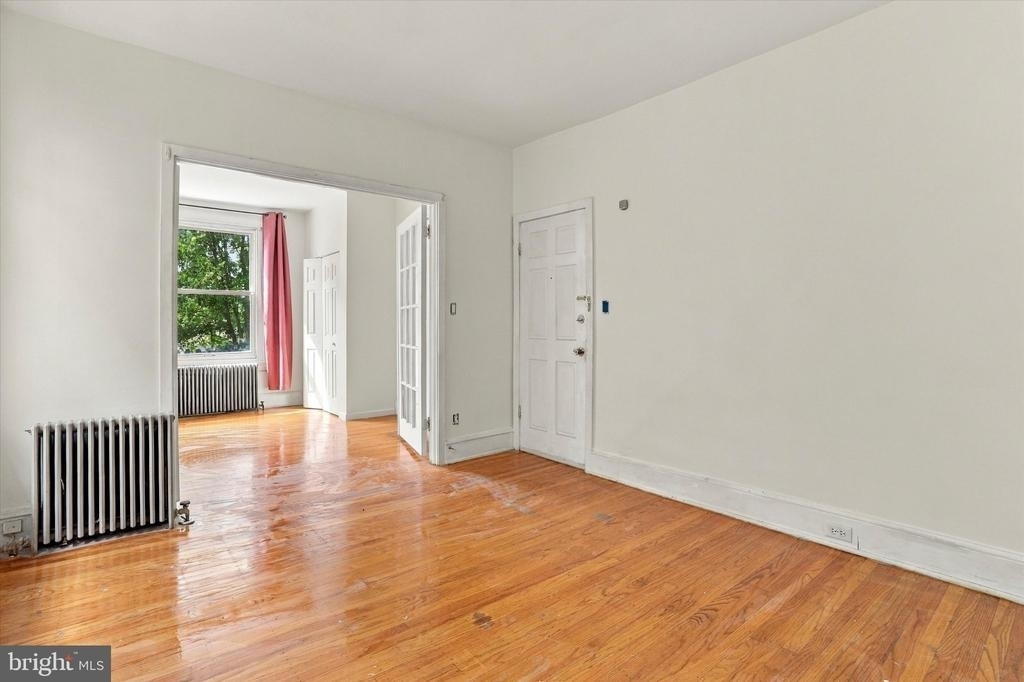 3887 Manayunk Avenue - Photo 2