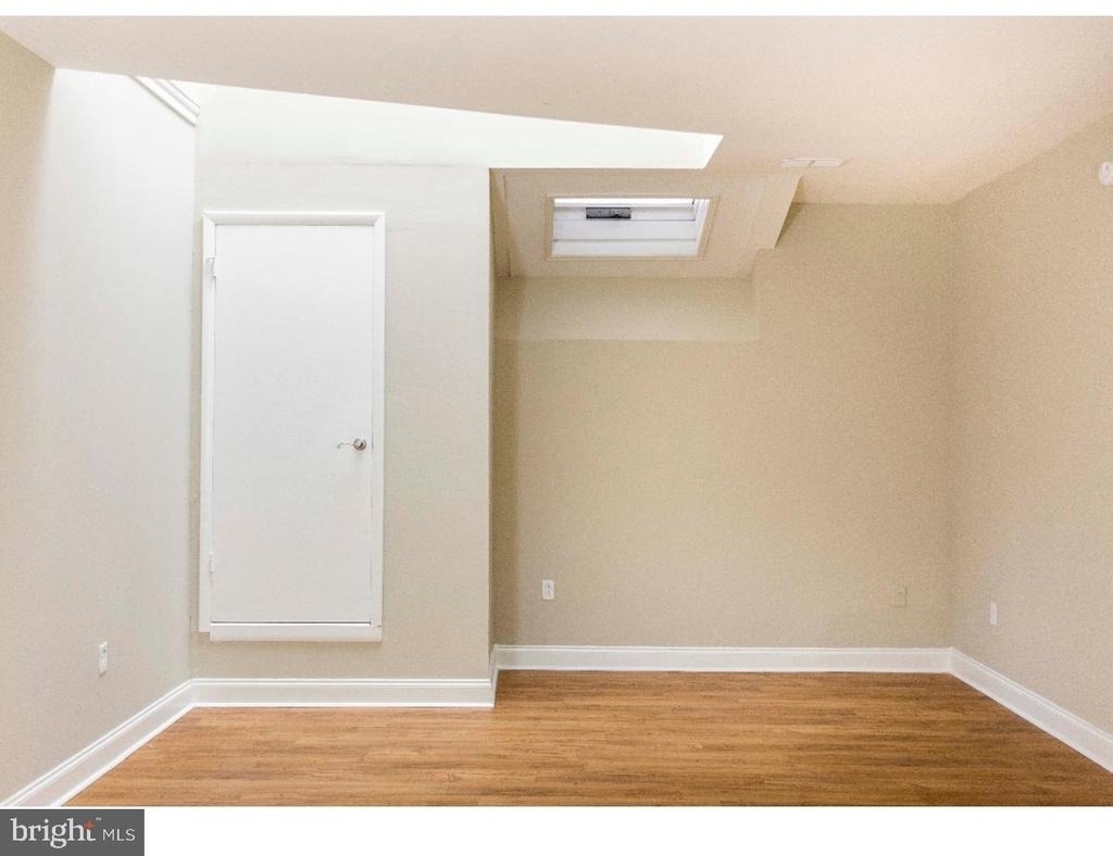 2031 South Street - Photo 14