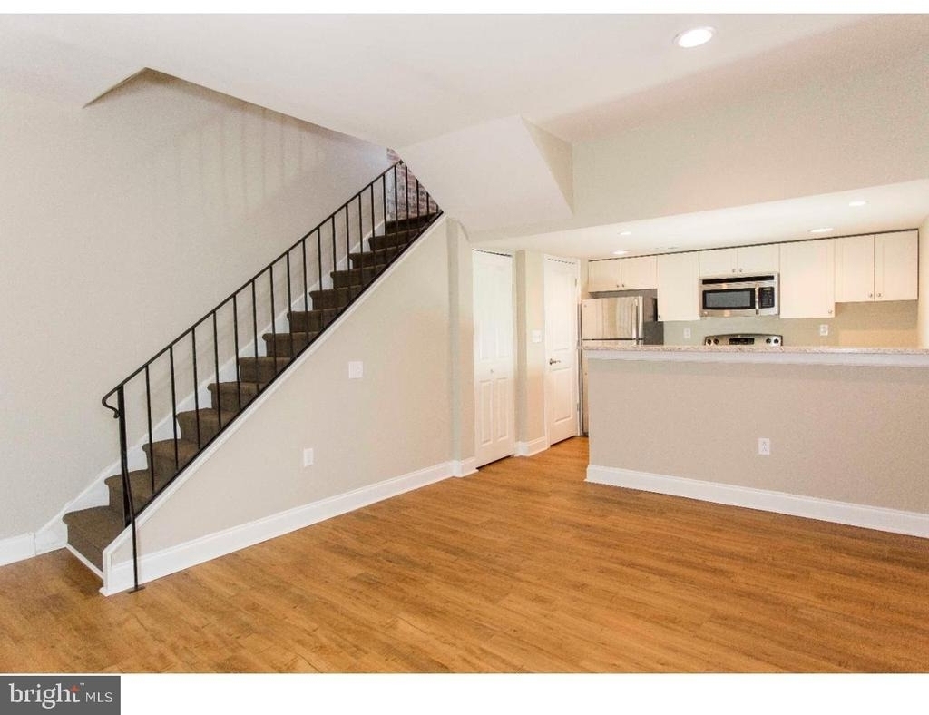 2031 South Street - Photo 12