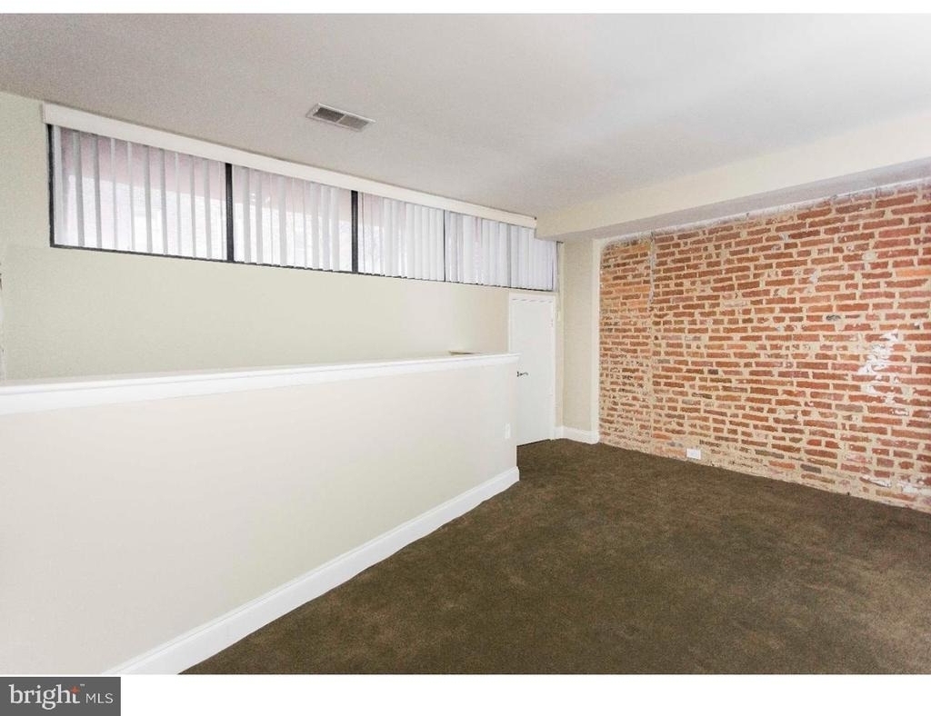 2031 South Street - Photo 18