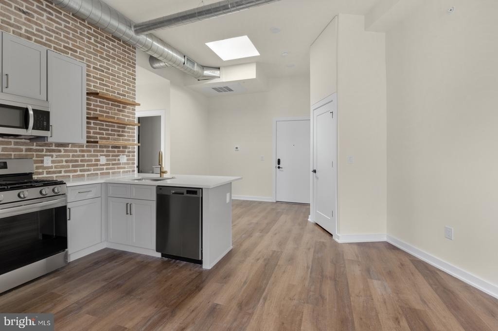 2401 Frankford Avenue - Photo 11