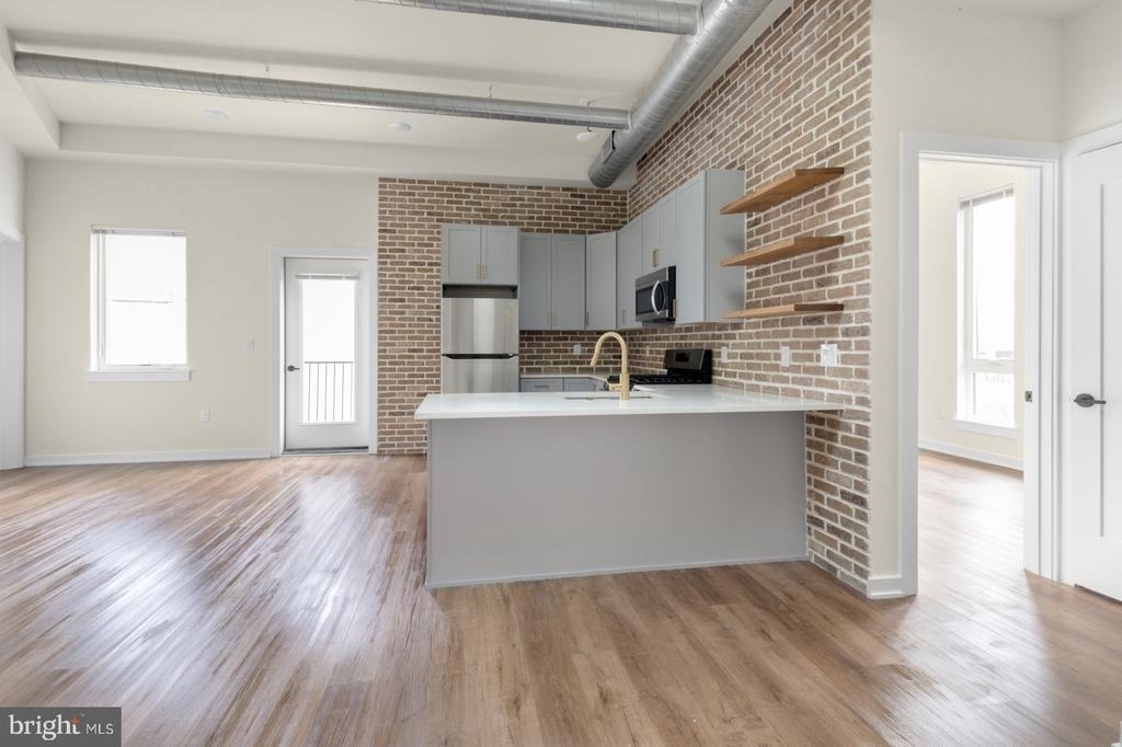 2401 Frankford Avenue - Photo 3