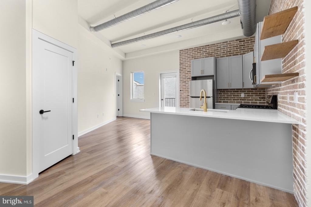 2401 Frankford Avenue - Photo 4