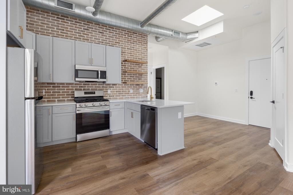2401 Frankford Avenue - Photo 7