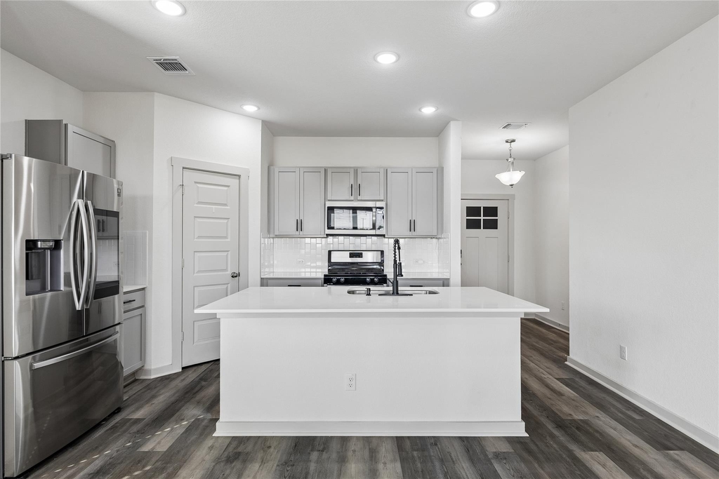 504 Big Cypress Bayou Rd - Photo 8
