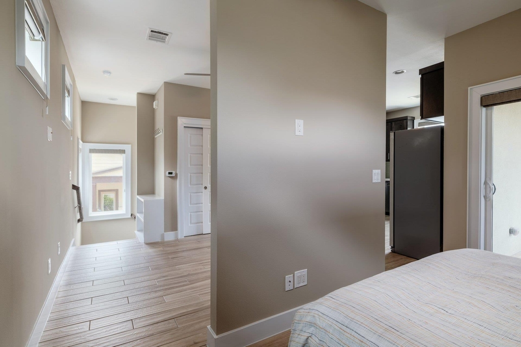 701 Josephine St - Photo 7