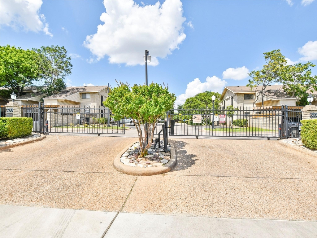 8400 Jamestown Dr - Photo 11