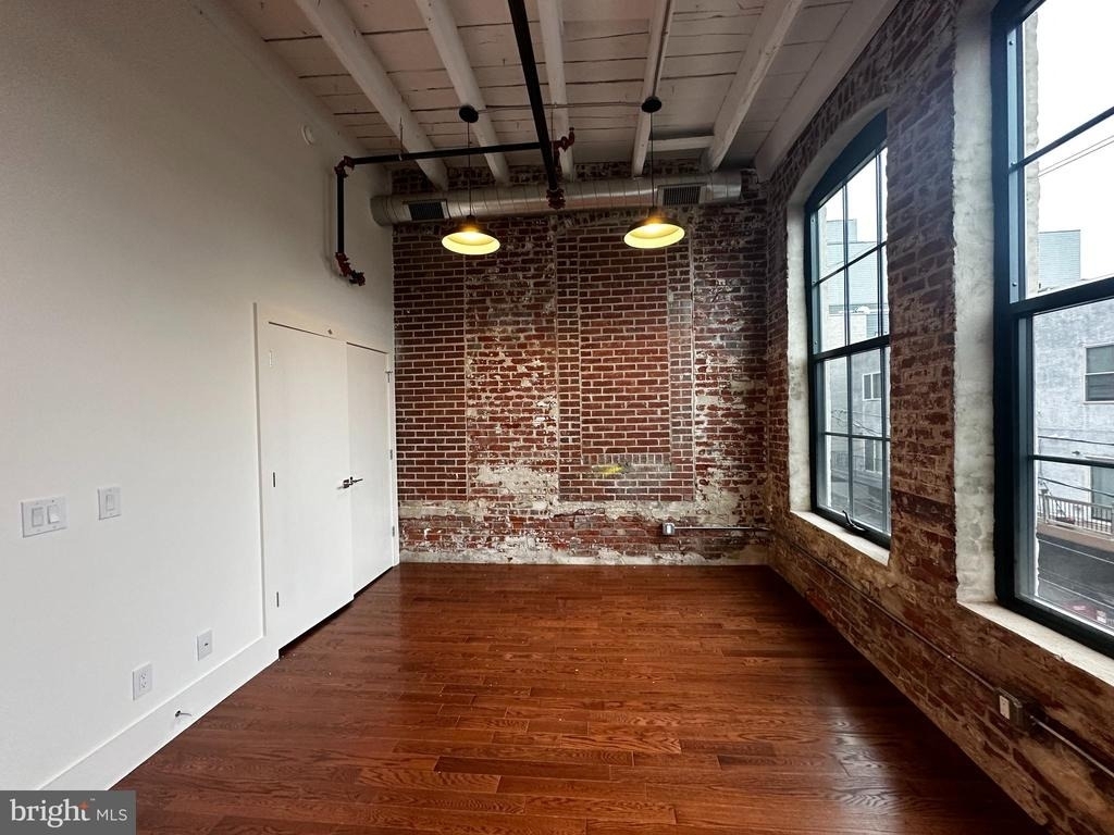 1801 N Howard Street - Photo 3