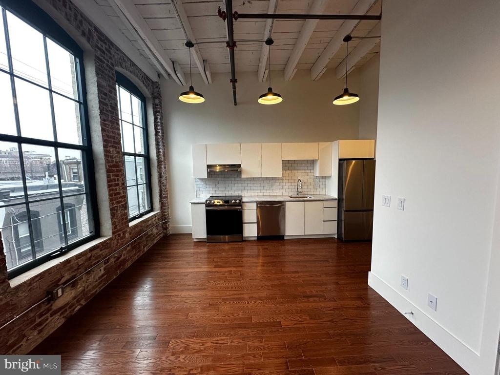 1801 N Howard Street - Photo 0