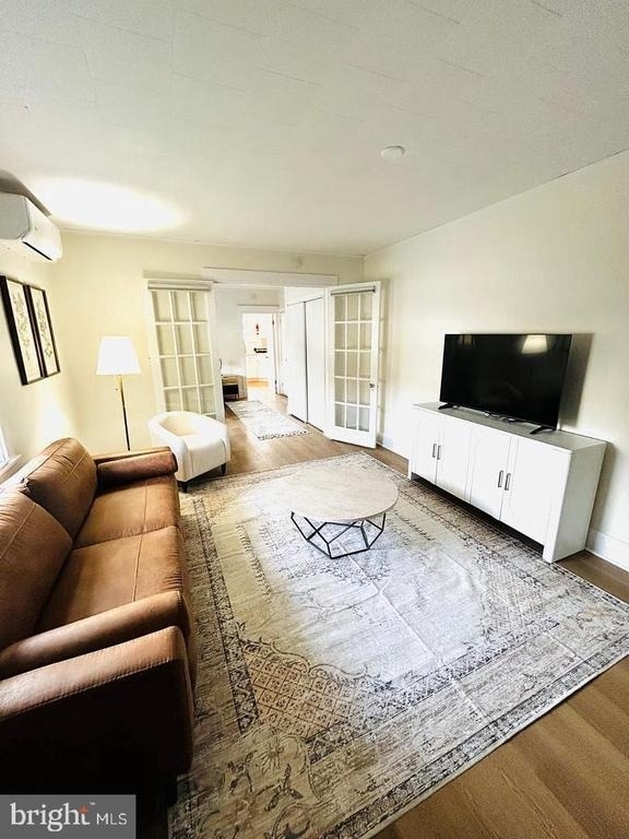525 N Broad Street - Photo 1
