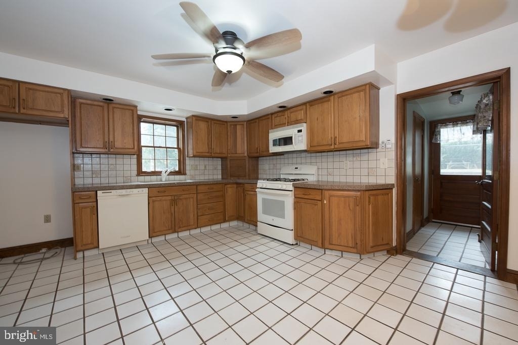 101 Merion Avenue - Photo 6