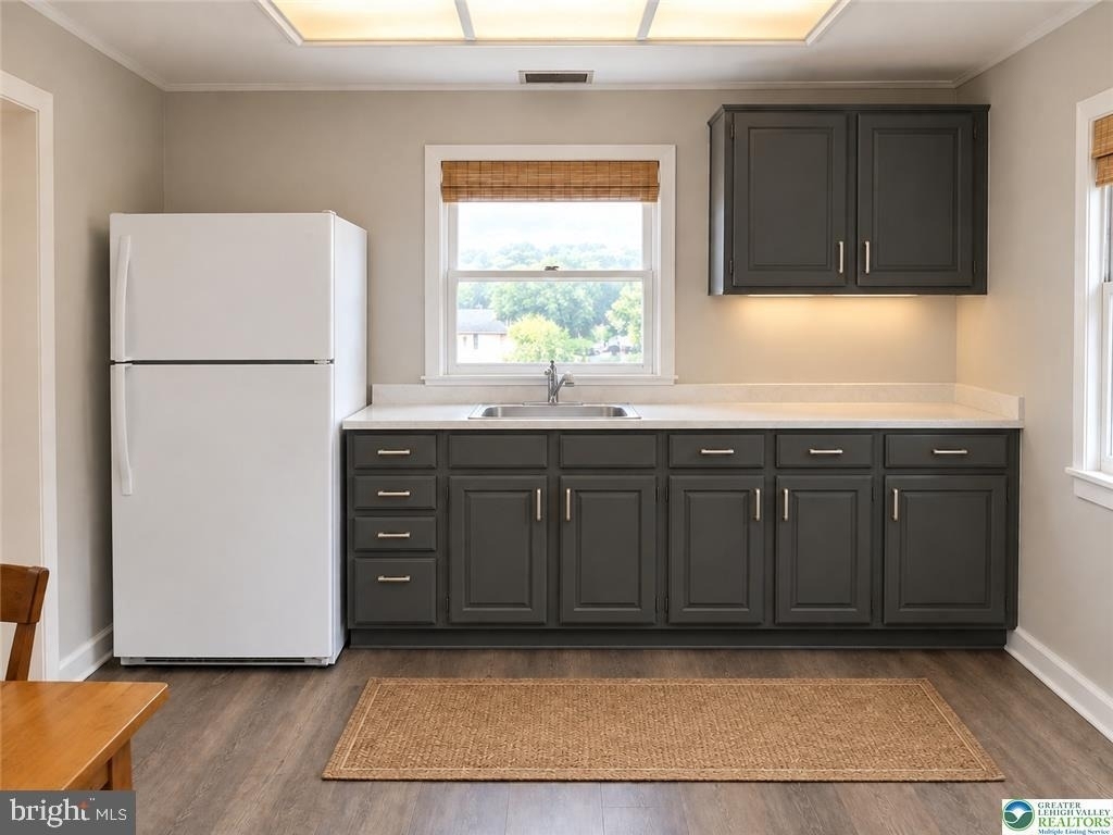 1324 Marlow Street - Photo 2