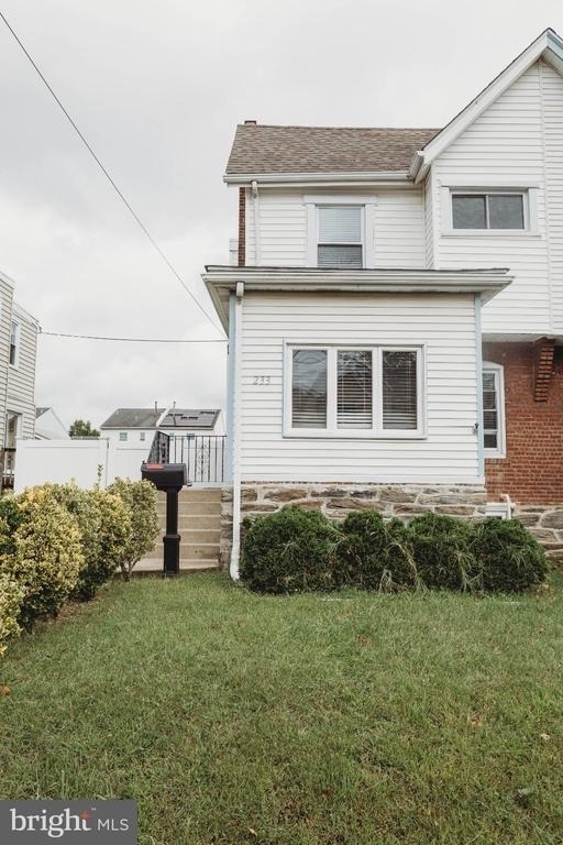 233 Leon Avenue - Photo 2