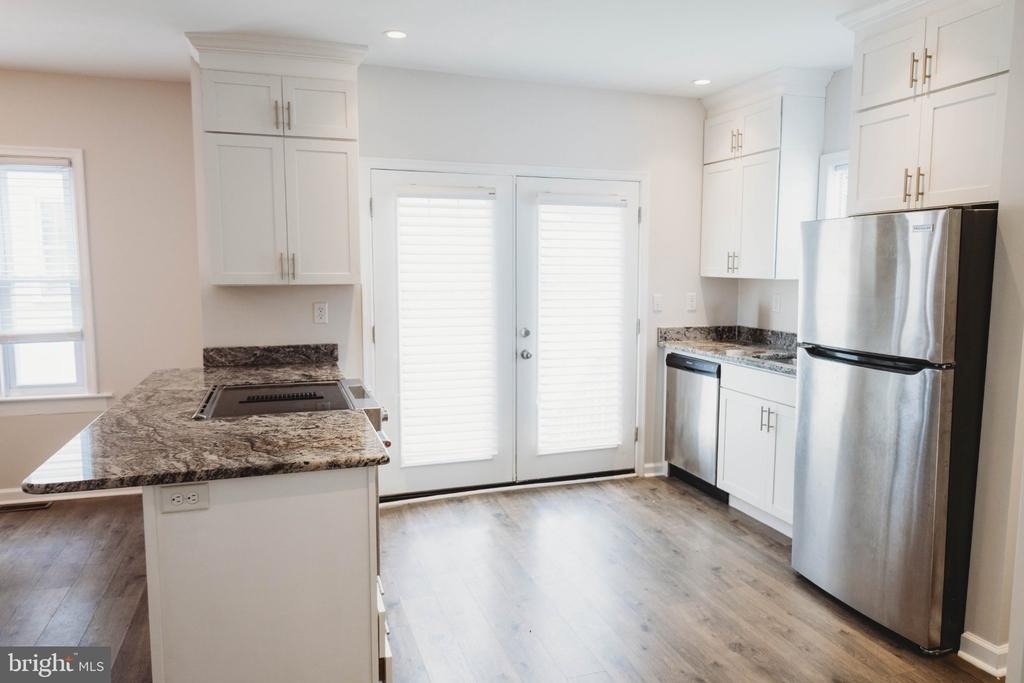 233 Leon Avenue - Photo 5