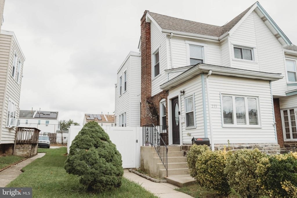 233 Leon Avenue - Photo 0