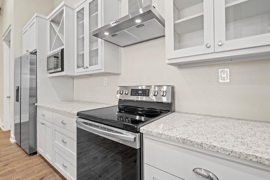 104 E 2nd St - Photo 17