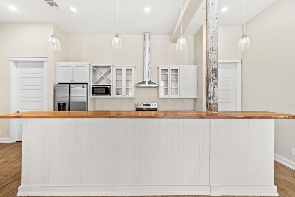 104 E 2nd St - Photo 11