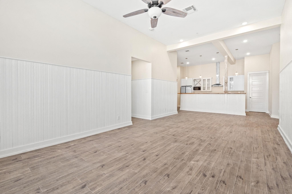 104 E 2nd St - Photo 6