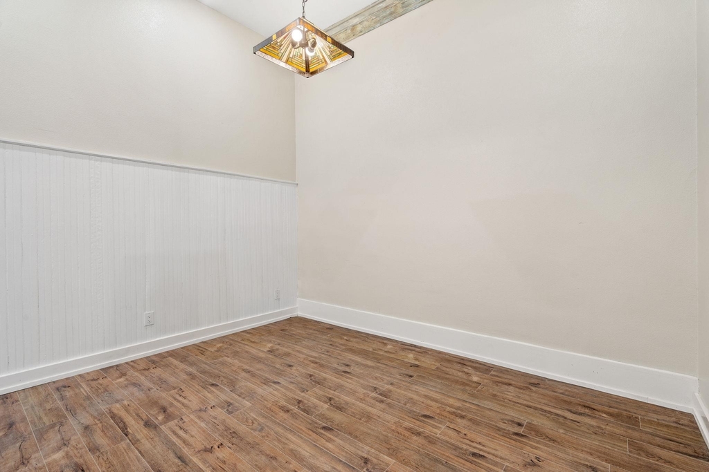104 E 2nd St - Photo 20