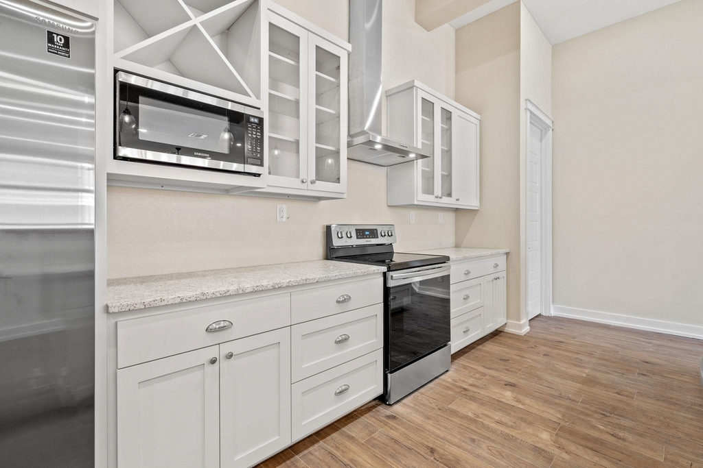 104 E 2nd St - Photo 12