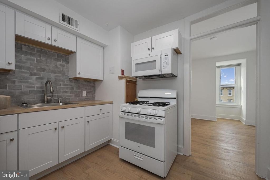 305 S Main Street - Photo 1
