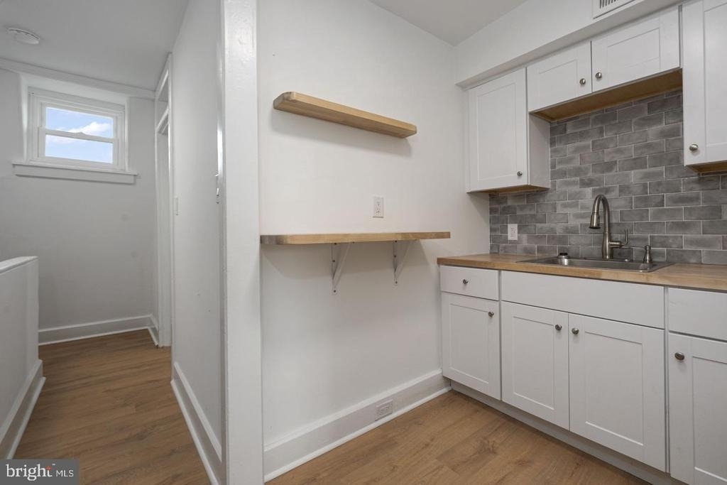 305 S Main Street - Photo 2