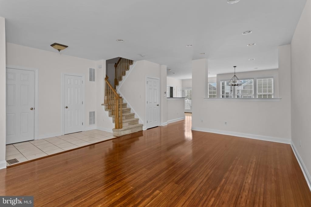 103 Ely Crescent - Photo 8